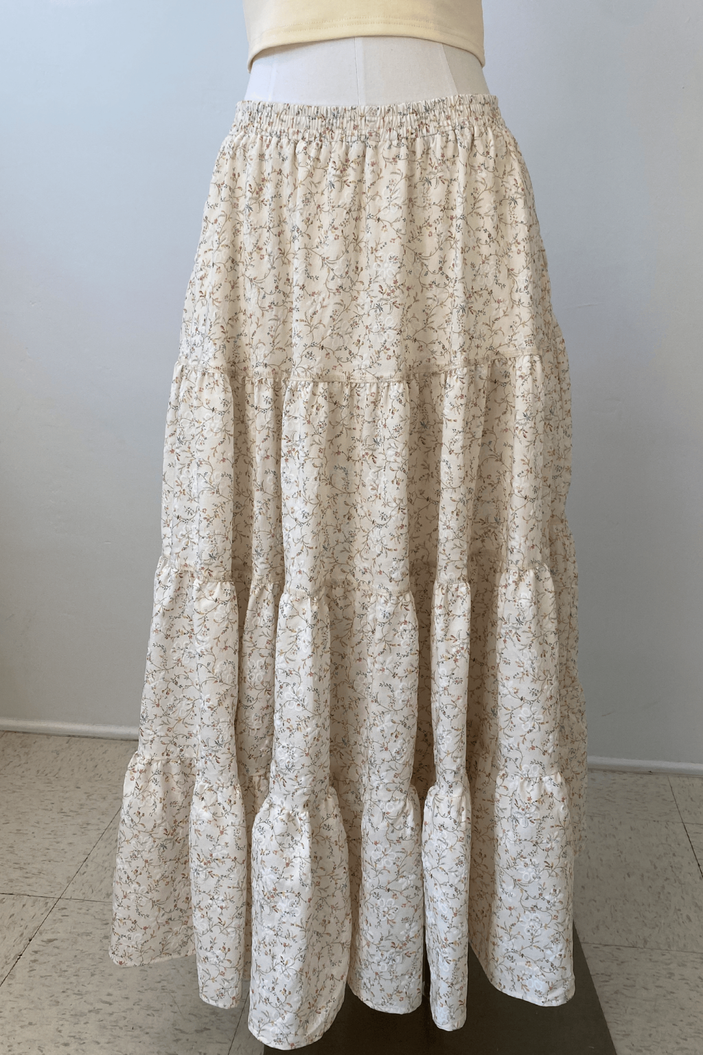 Elegant Floral Maxi Skirt for a Flowing, Feminine Look